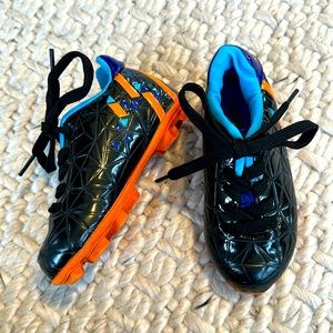 Toddler size 7 cleats. Excellent condition.